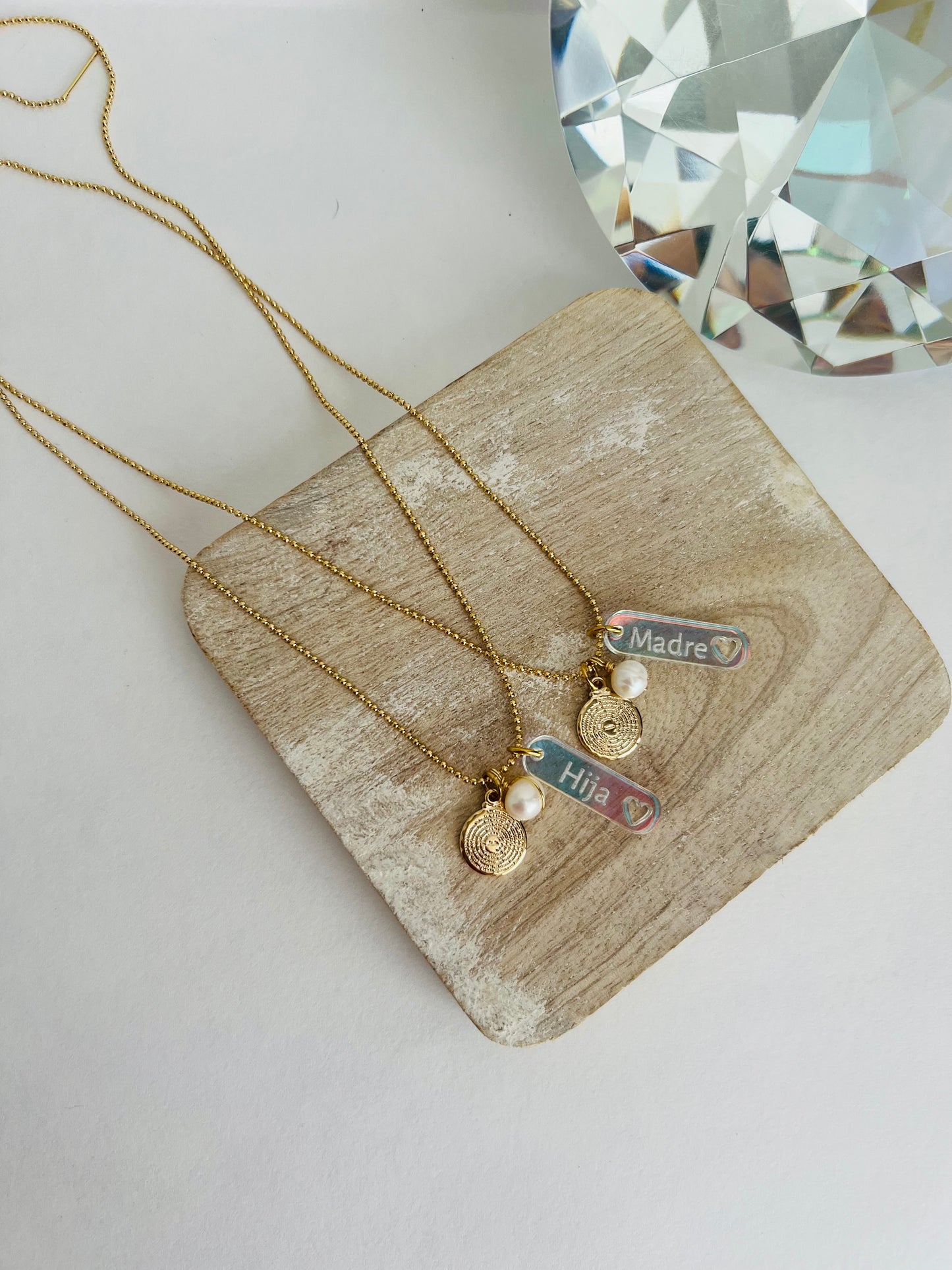 Madre e hija con Padre Nuestro